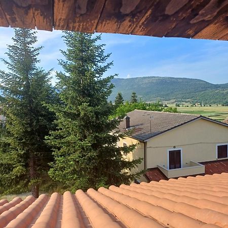 Villa Rosa Caporciano Esterno foto