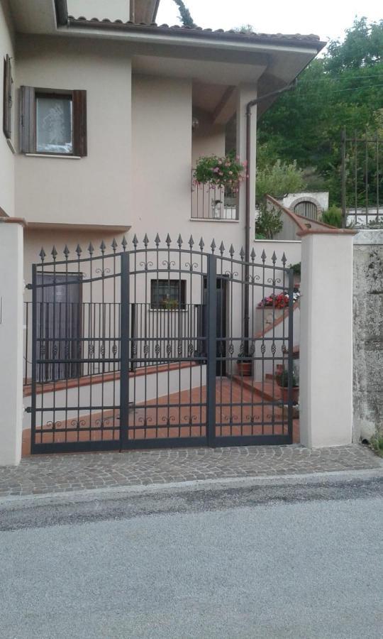 Villa Rosa Caporciano Esterno foto