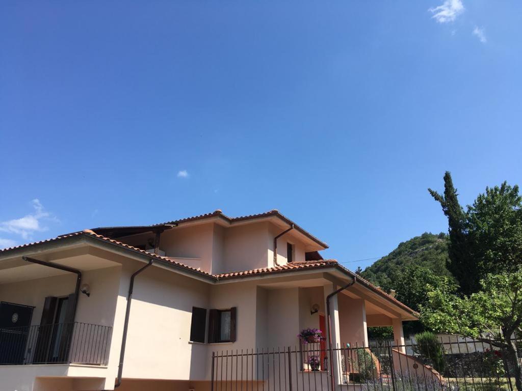 Villa Rosa Caporciano Esterno foto